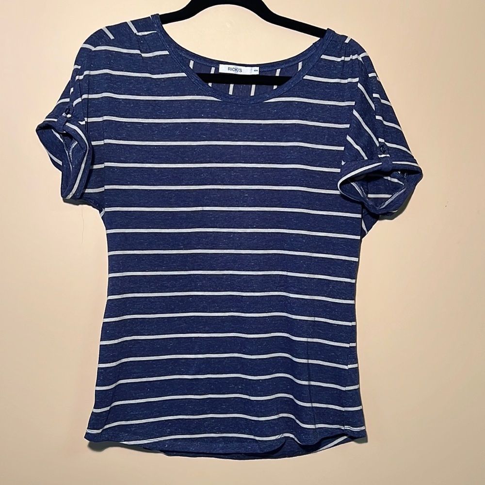 Ricki’s tee